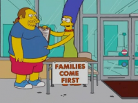 Ver el capítulo Marge contra los solteros, adultos mayores, parejas sin hijos, adolescentes y gays, Temporada 15 de Los Simpson ON LINE